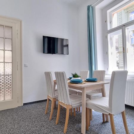 Finnem Rentals Tyrsova Praga Exterior foto